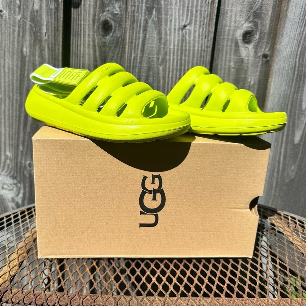 Ugg Sport Yeah Slingback Sandals NIB Size US 6 , EU 37 Bright Green